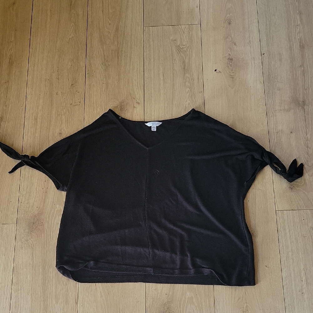 Time and Tru Black Crop Tie Front Top